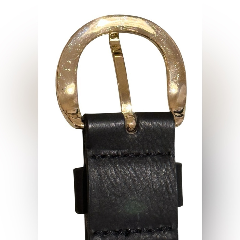 A Vince Camuto black belt with gold Buckle and emblem, size M. - Picture 5 of 13